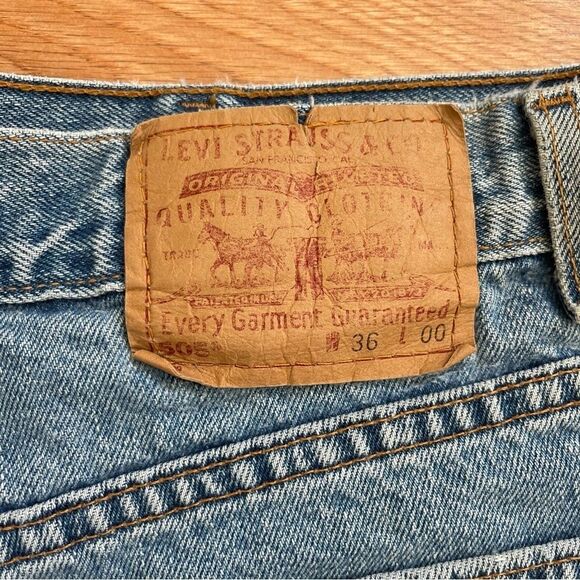 VINTAGE LEVI’S 505 Cut Off Medium Wash High Waisted Shorts Sz 36 Made in USA - Picture 2 of 7